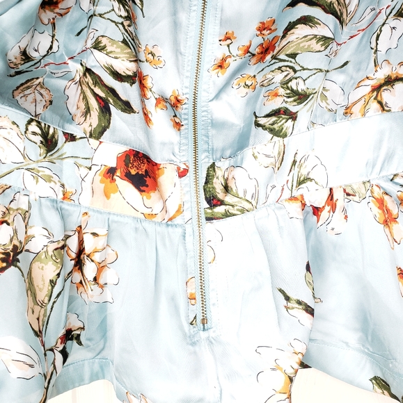 Top - Picture 4 of 8